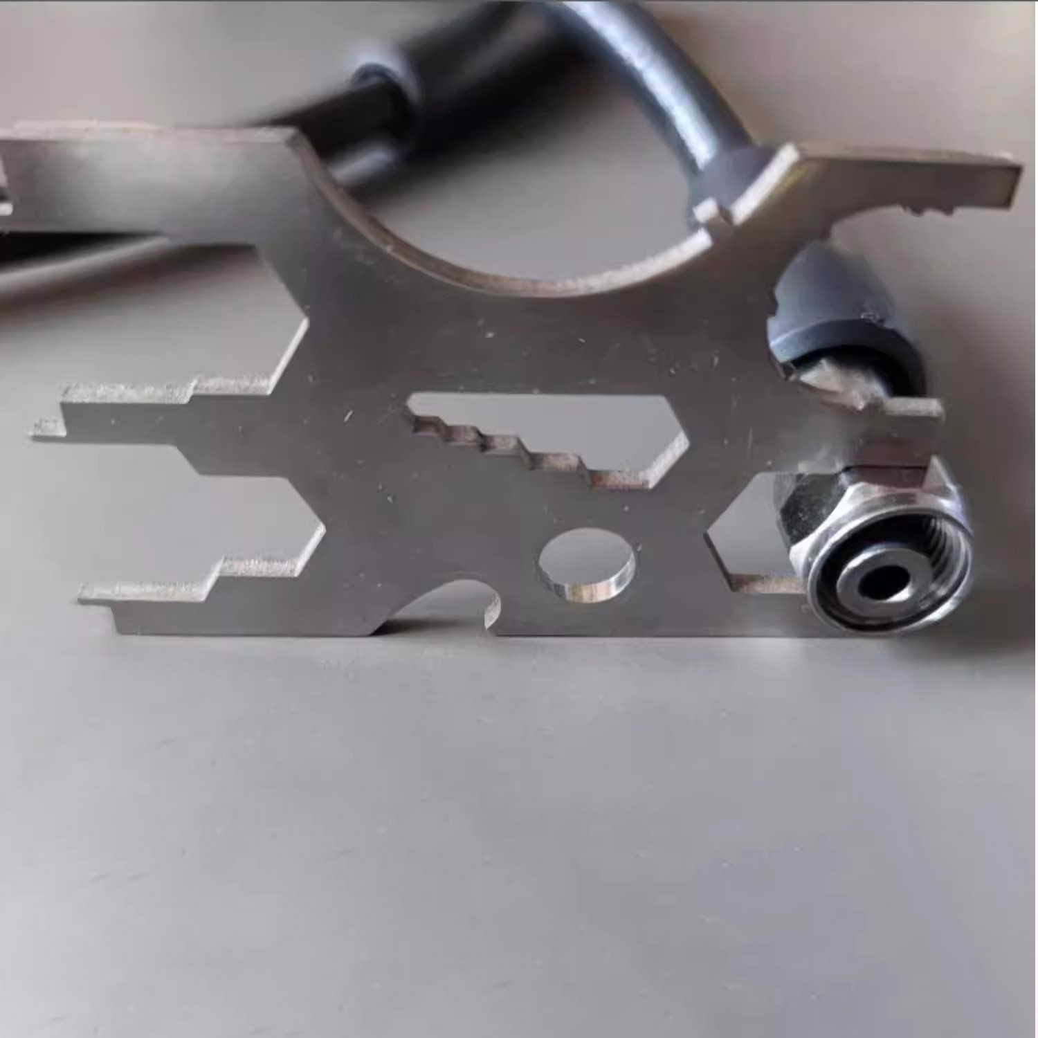 Zestaw śrubokrętów do regulato – Multitool Credit Card recenzja i cena